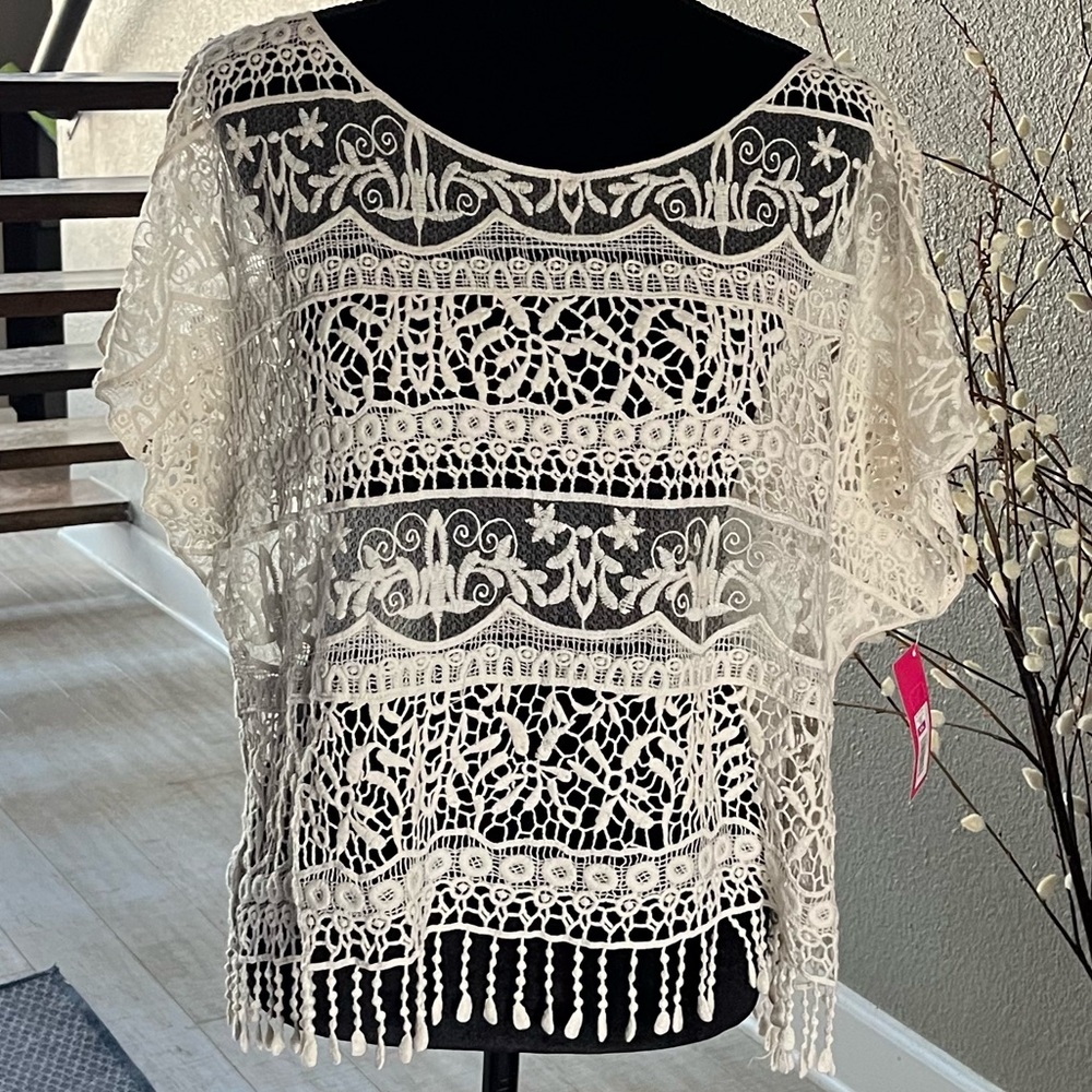NWT Xhilaration Boxy Crochet Tee